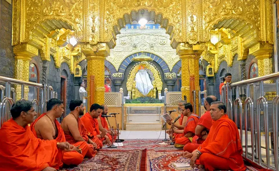 Hyderabad to Shirdi Bus Package