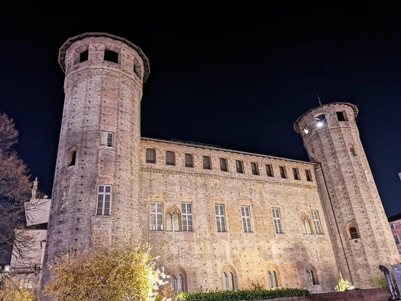 Get fascinated by the spectacular fort like structure of the museum 