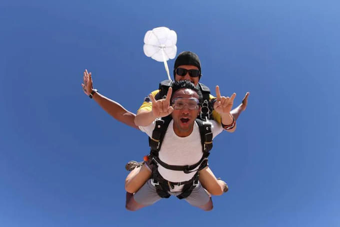 skydiveabu3.webp