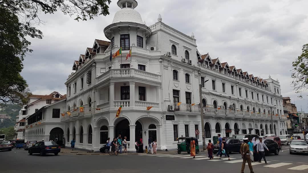 Explore the 19th-Century Queen’s Hotel