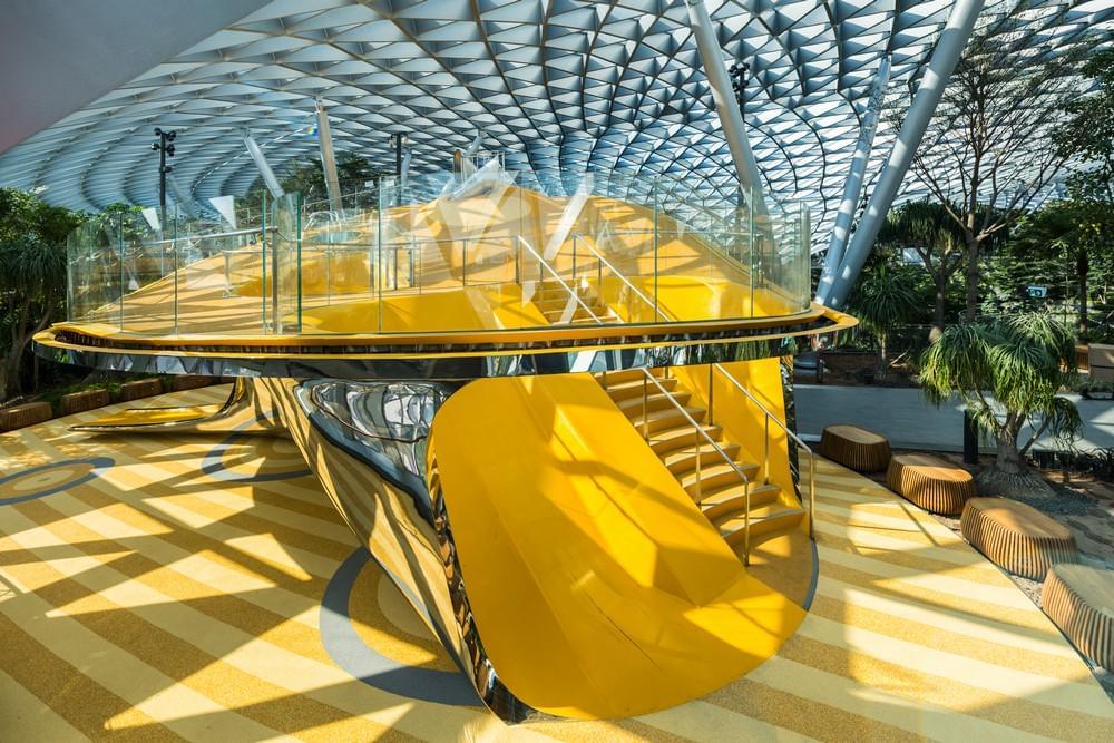 be amazed by the Discovery Slides with a height of more than 7.5 meters