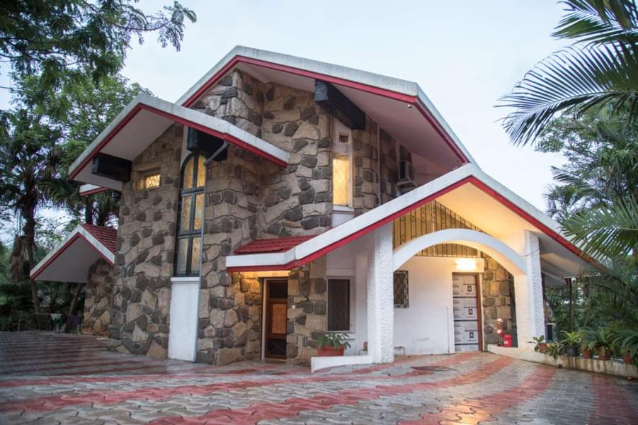 A Lavish Villa With Infinity Pool in Lonavala Image