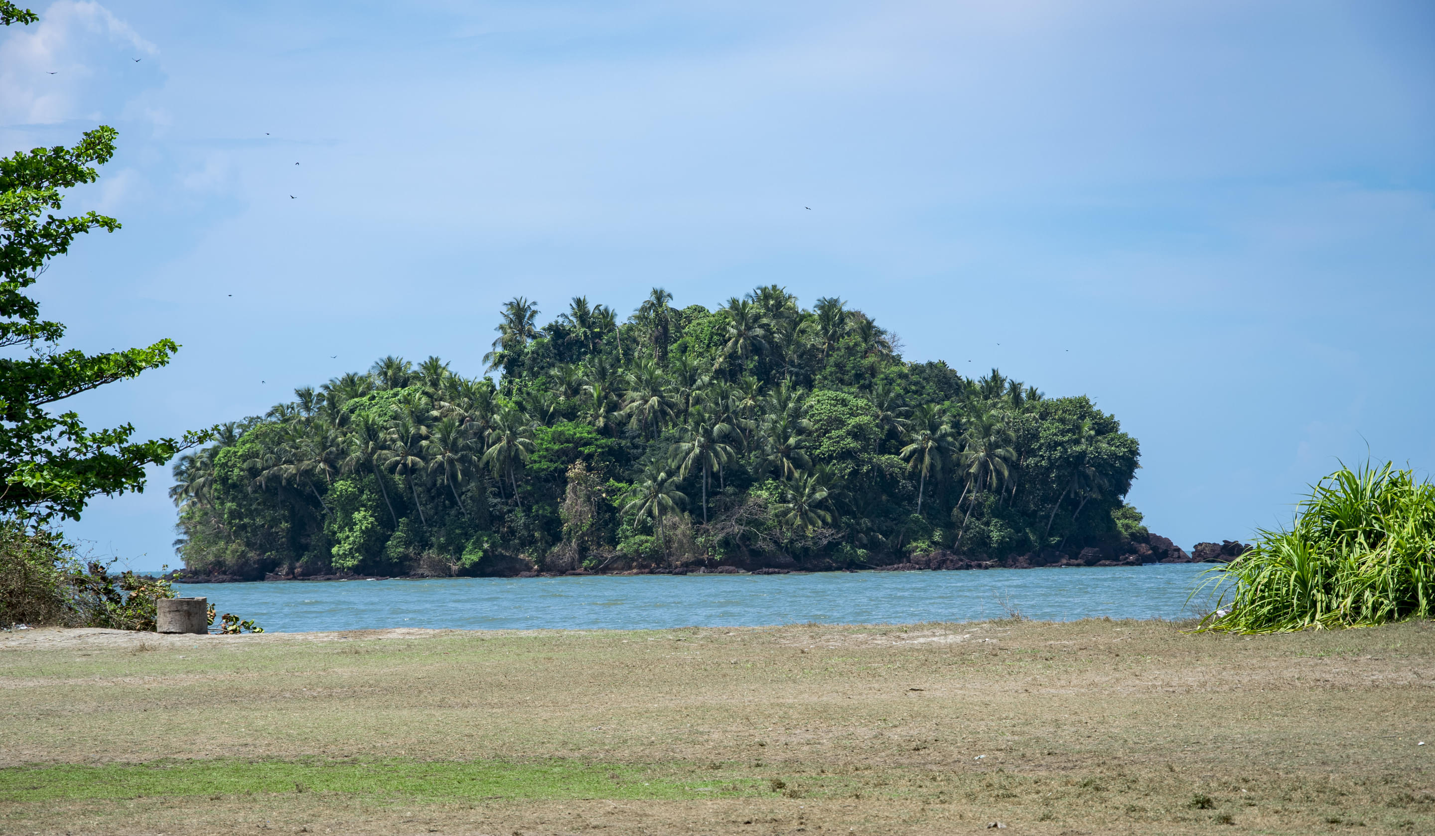 Dharmadam Island Overview