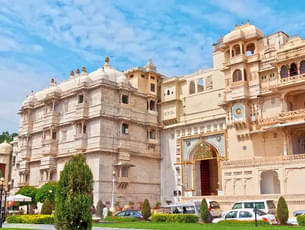 Dotted with plenty of architectural marvels that gives not only an idea about the lifestyle of the rulers of the bygone era but also portray the artistic designs of the past.
