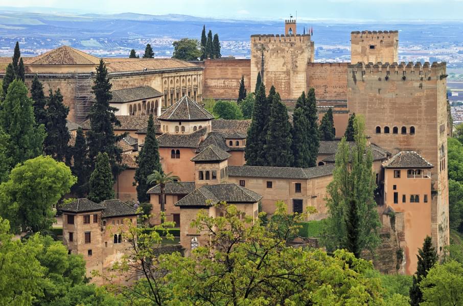 Facilities Inside Alhambra Palace