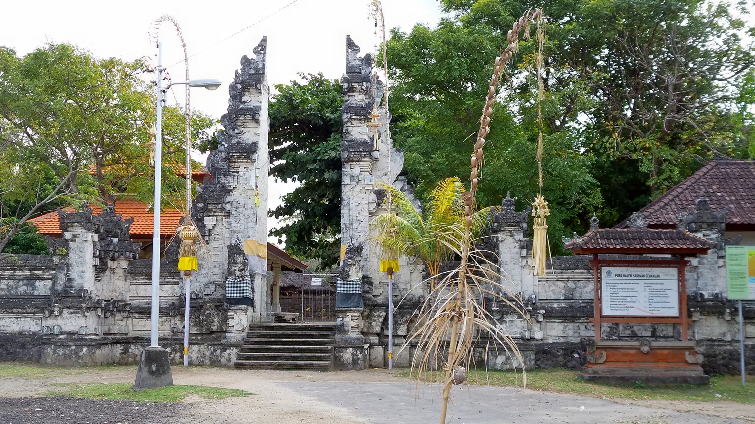Pura Sakenan