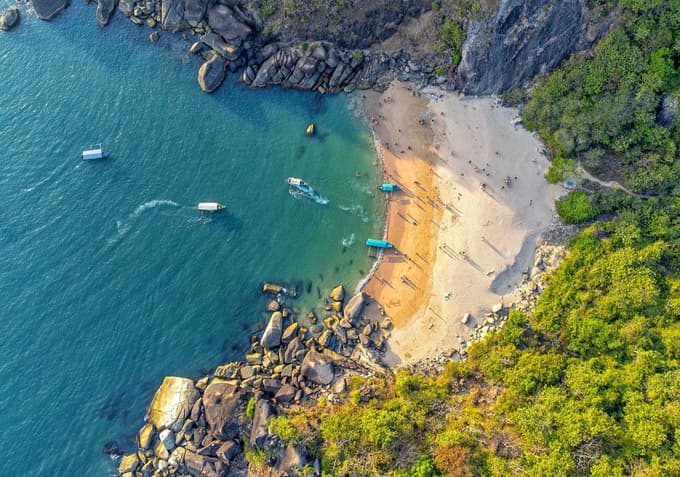 Romantic Getaway With An Excursion To Butterfly Beach