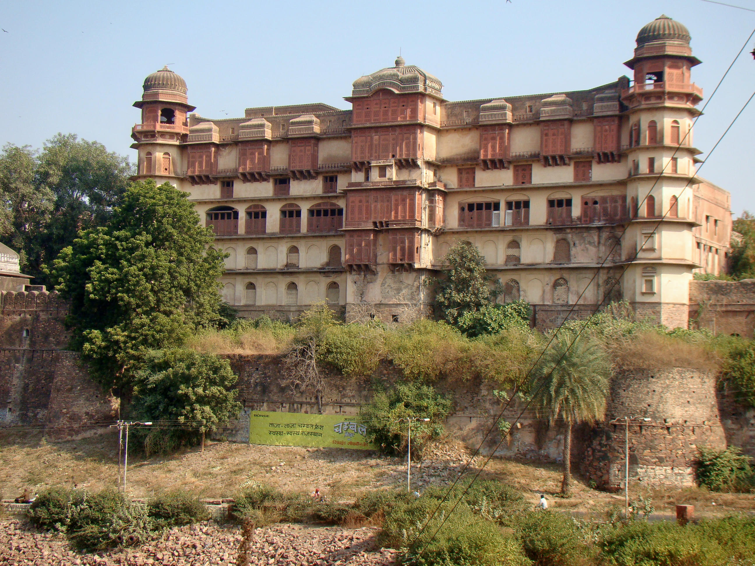 Garh Palace Overview