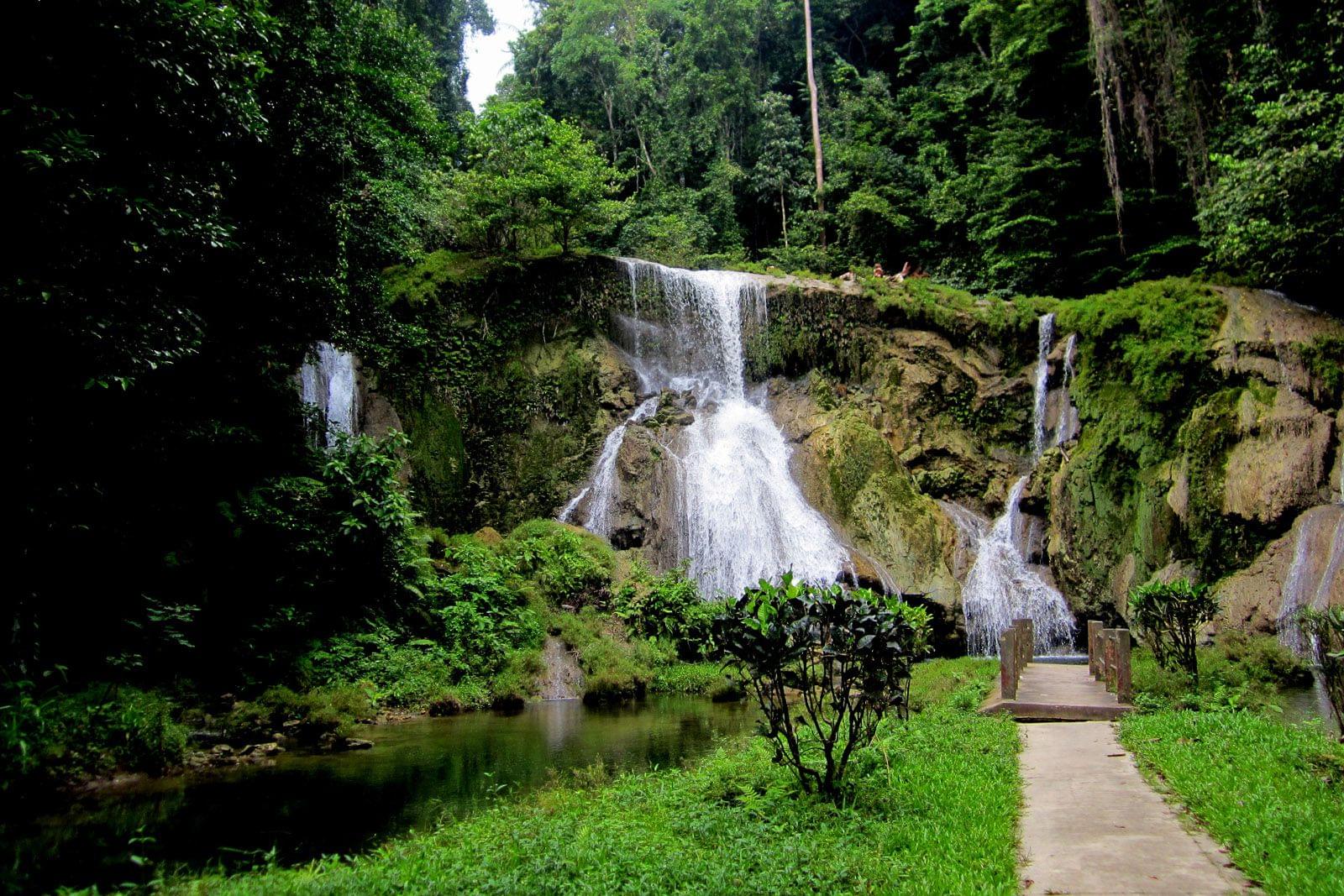 White Surf Waterfall Overview