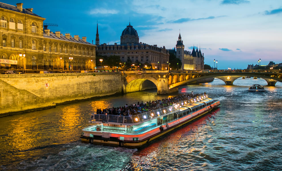 Witness famous sites during the cruise