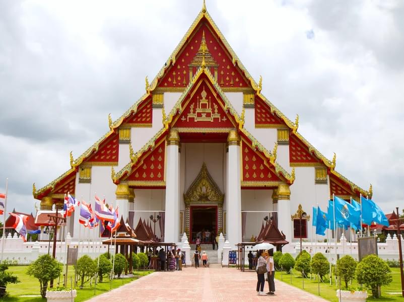 Vihara Phra Mongkhon Bophit.