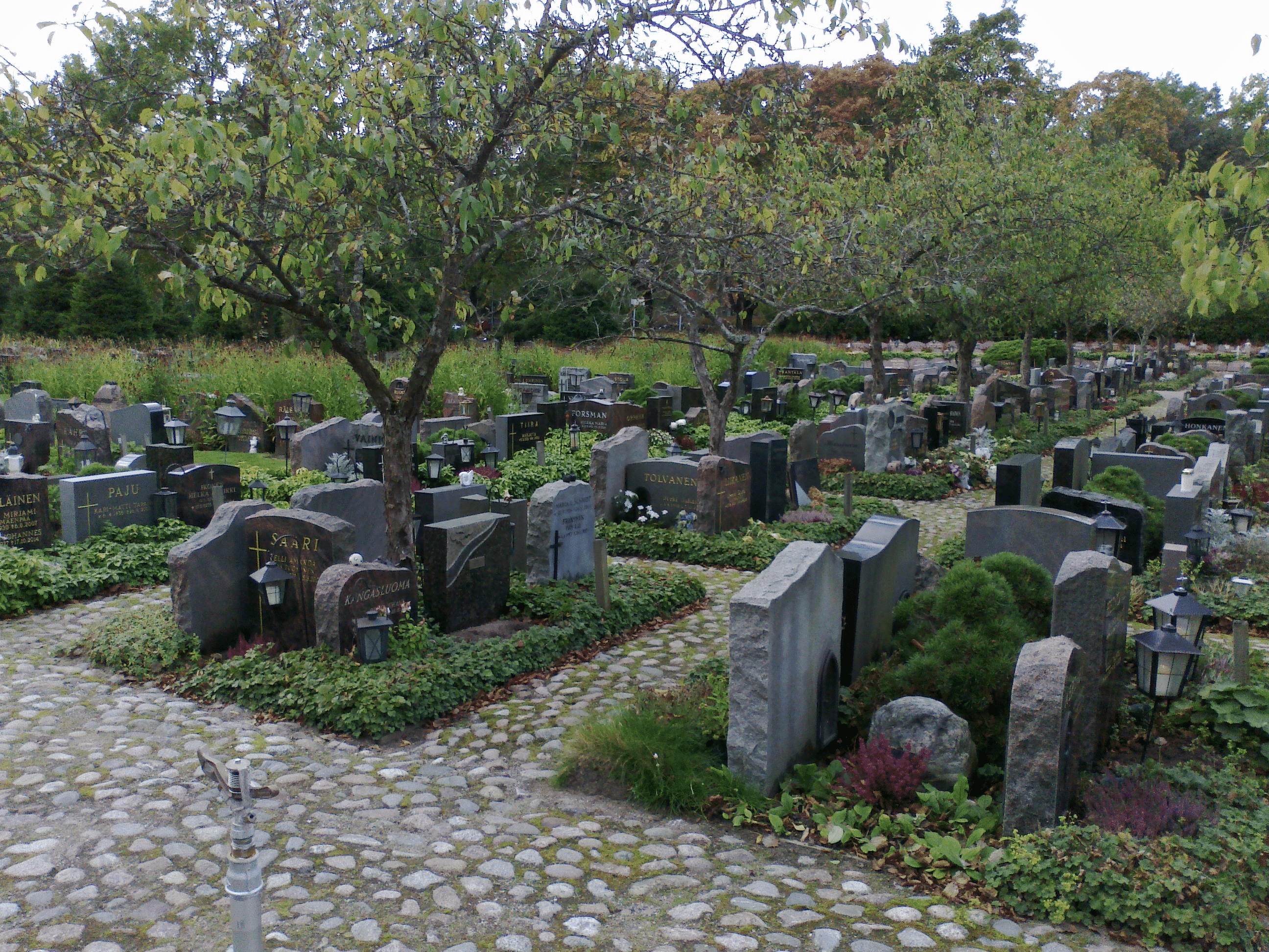 Visit Kulosaari Cemetery