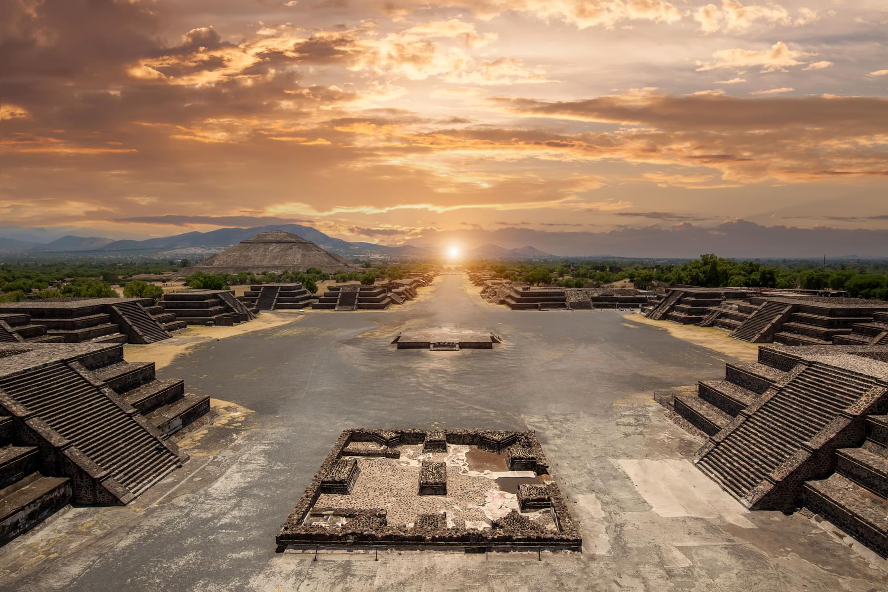 Teotihuacan at Sunrise Guided Tour from Mexico City