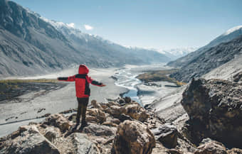 Capture the diverse landscapes of Ladakh