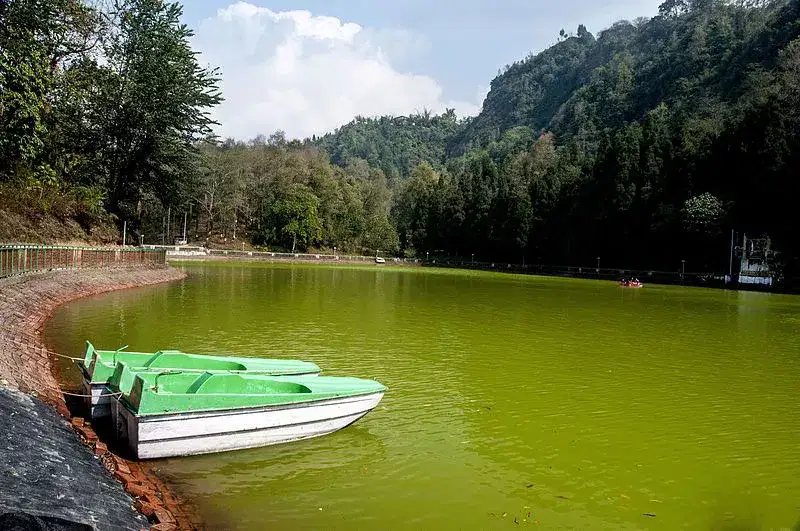 Boating at Aritar Lake