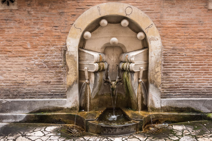 Fontana dei Libri (Fountain of the Books)