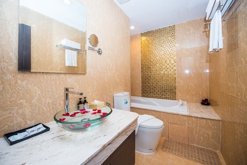 Tetris Hotel, Krabi