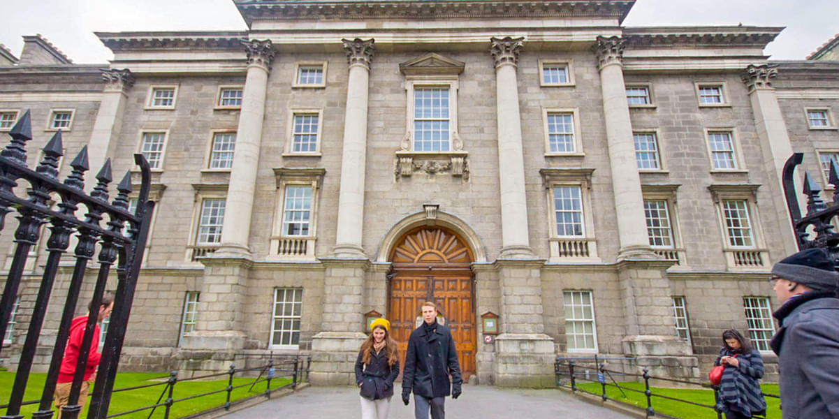 Dublin Castle and Book of Kells Tour Image