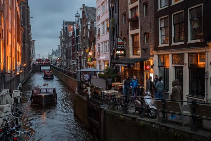 Amsterdam Guided evening Canal Cruise with Bar on Board