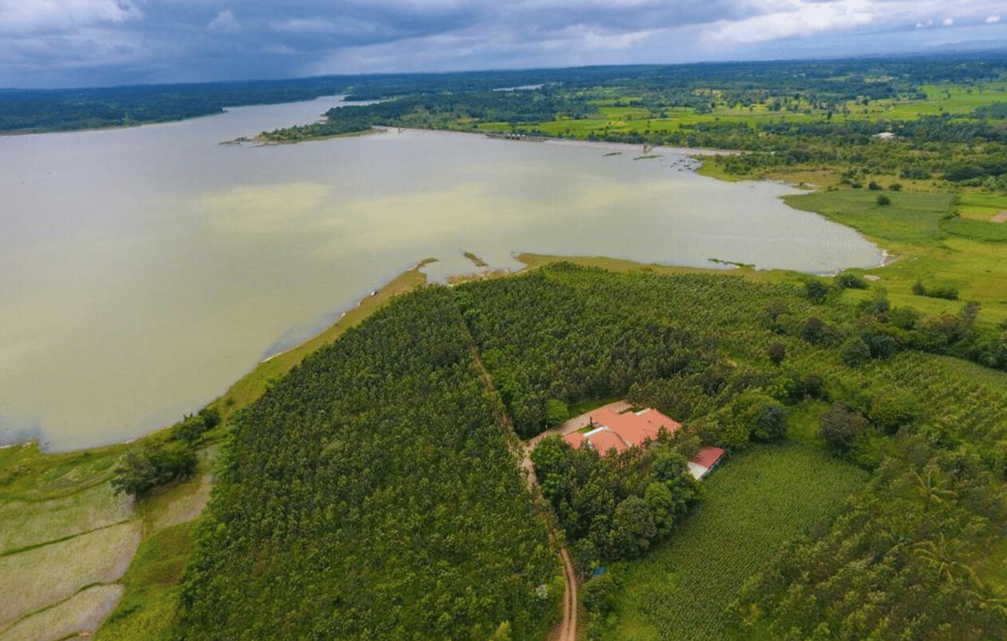 Lakeside Homestay with Swimming Pool & Adventure Activities, Sakleshpur