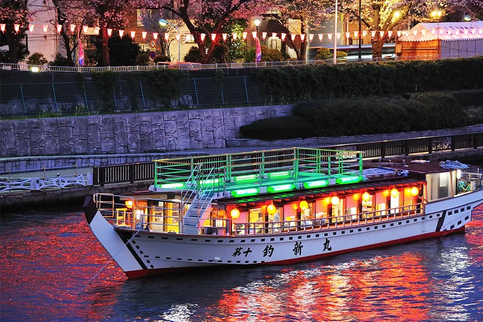 Go boating in a Yakatabune boat