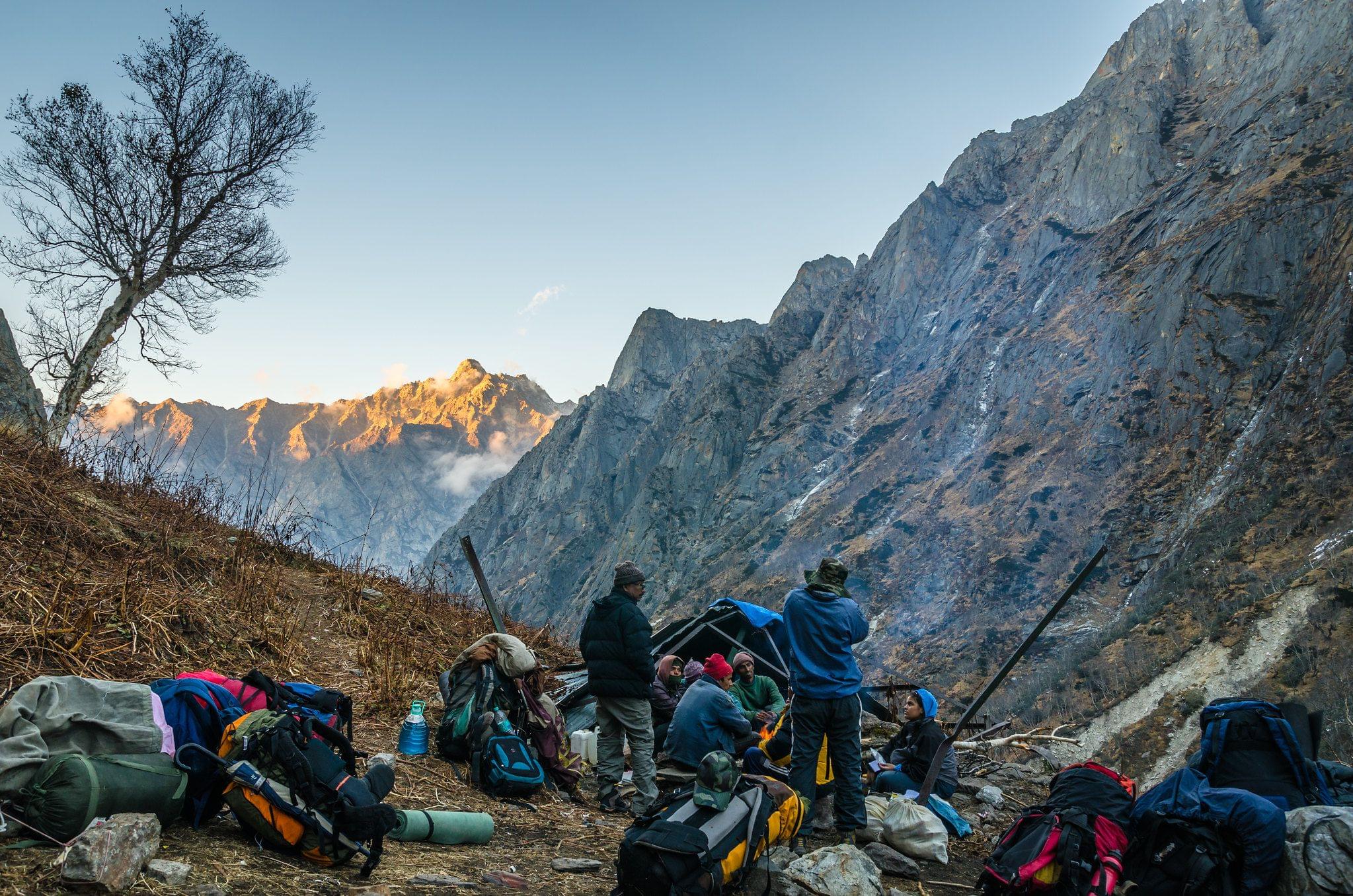 binsar trek