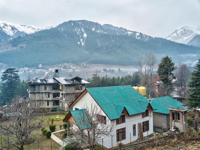 A Cosy Cottage Stay amidst Apple Orchards in Manali Image