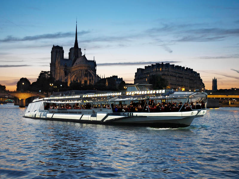 Sail in a cruise on Seine river