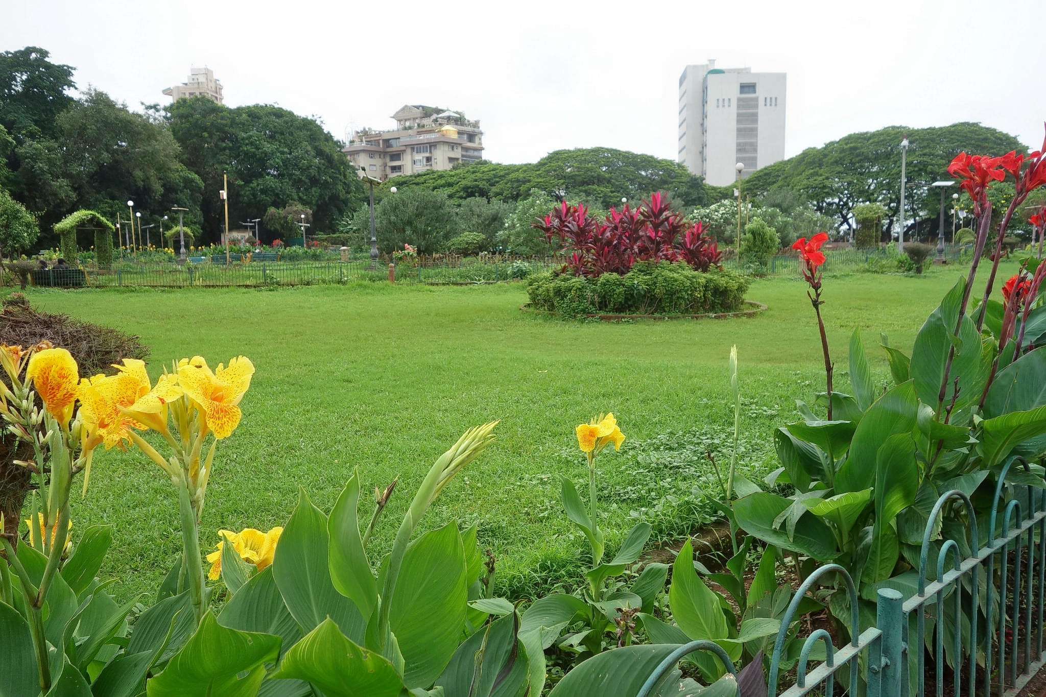 Hanging Gardens Of Mumbai Overview