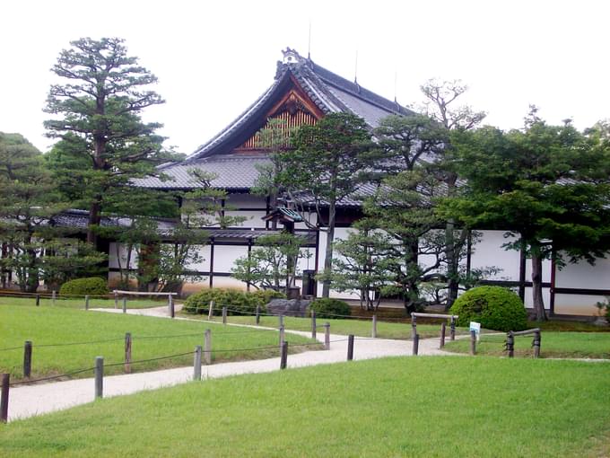 Nijo Castle Tour