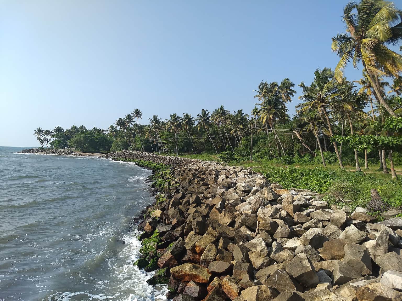 Explore the Nyarazcha Para rock formation