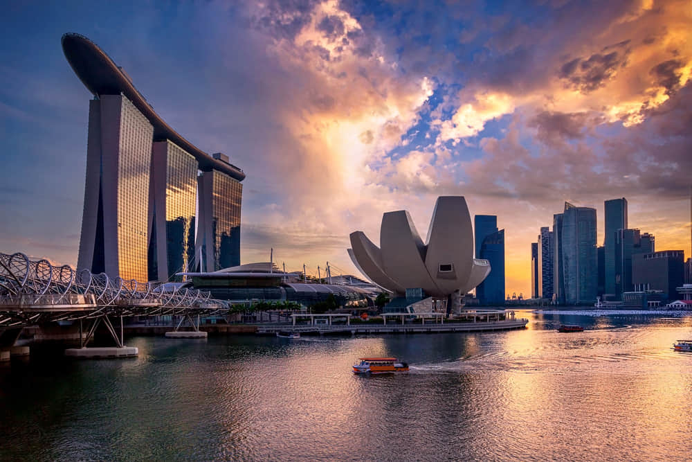 Feel more alive with the modern luxury of Marina Bay
