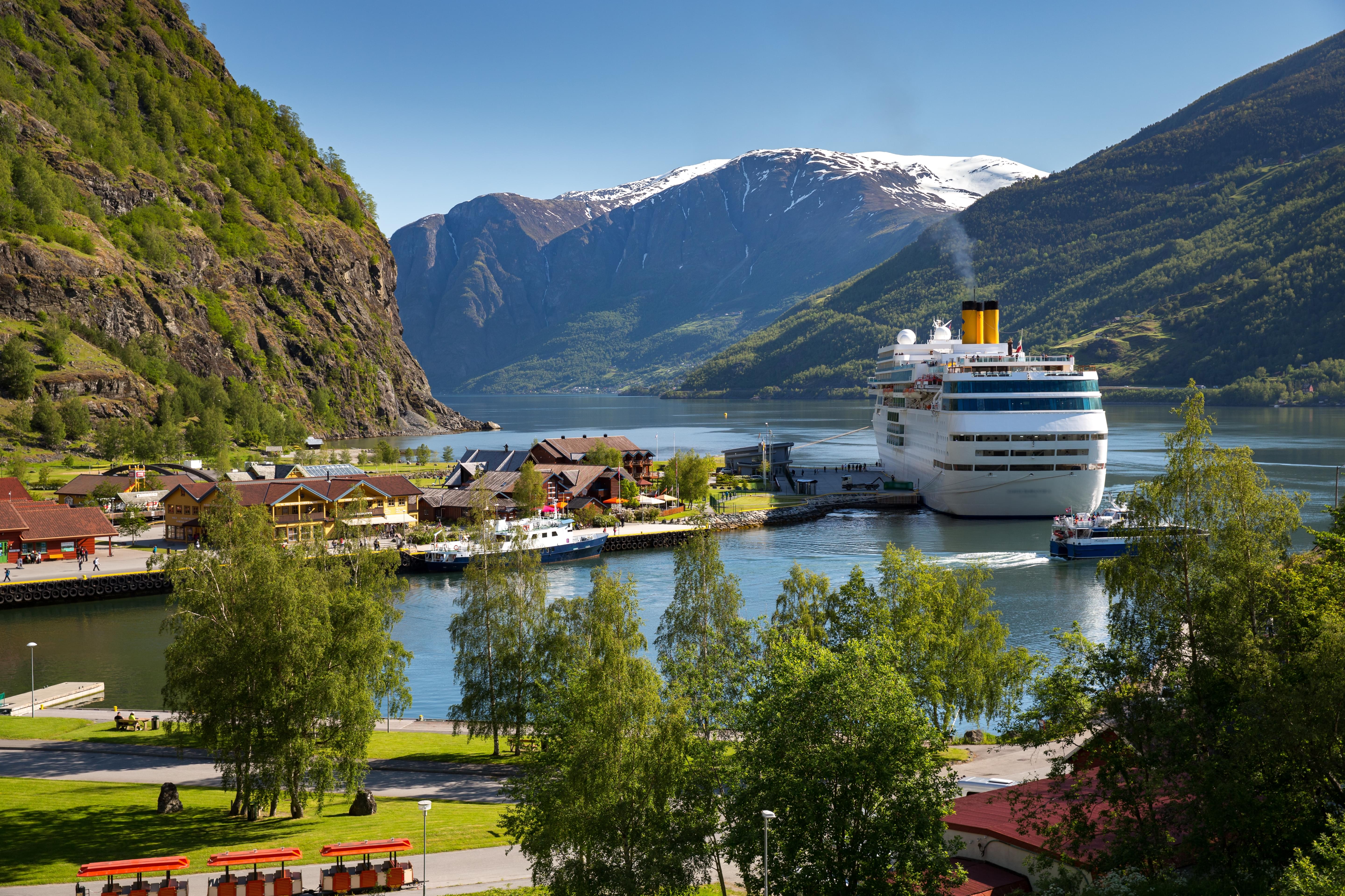 Flam Tour Packages | Upto 40% Off