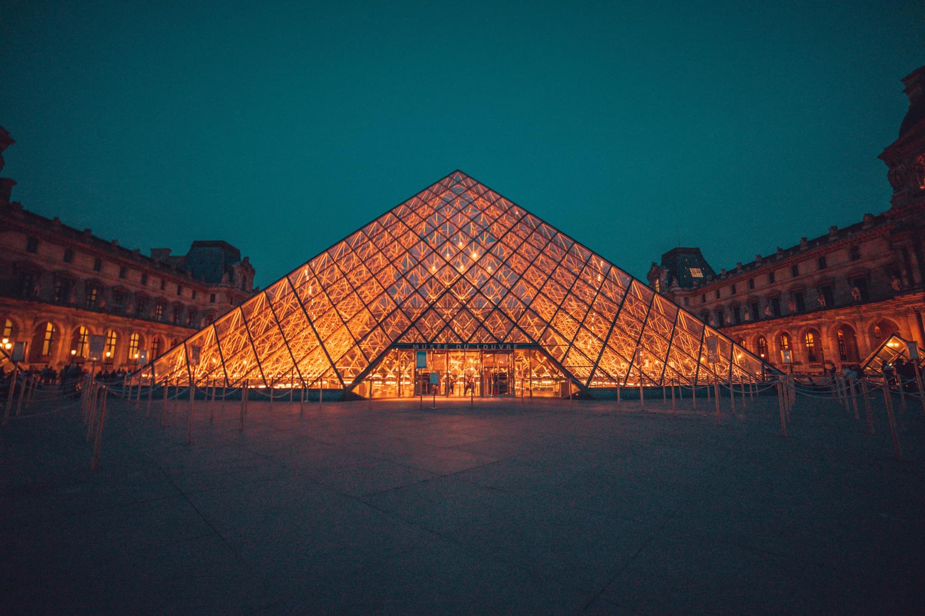 Visit The Louvre Museum 