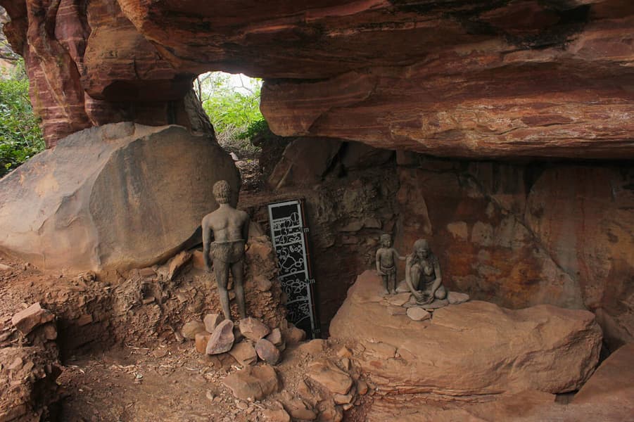 Bhimbetka Rock Shelters Sightseeing Tour Image