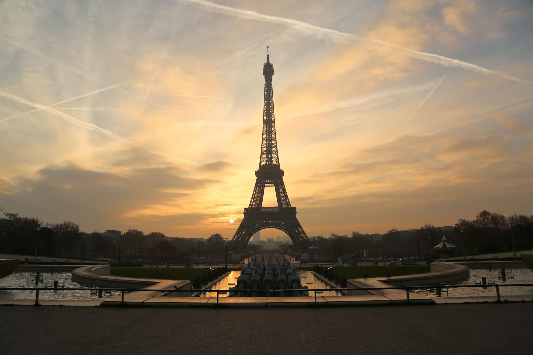 Experience The Sunrise From Trocadéro
