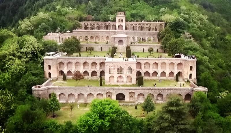 Admire the iconic Mughal Architecture