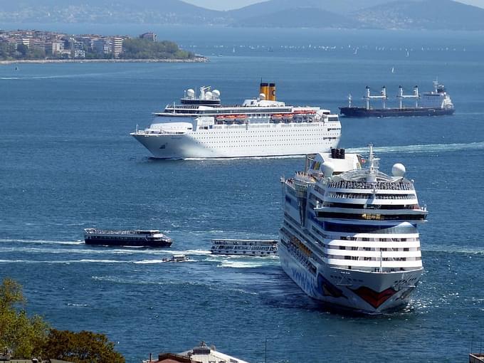 Extra Long Circle Istanbul Bosphorus and Black Sea