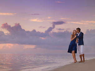 Spend wonderful time at the Mauritian beaches with your loved one!