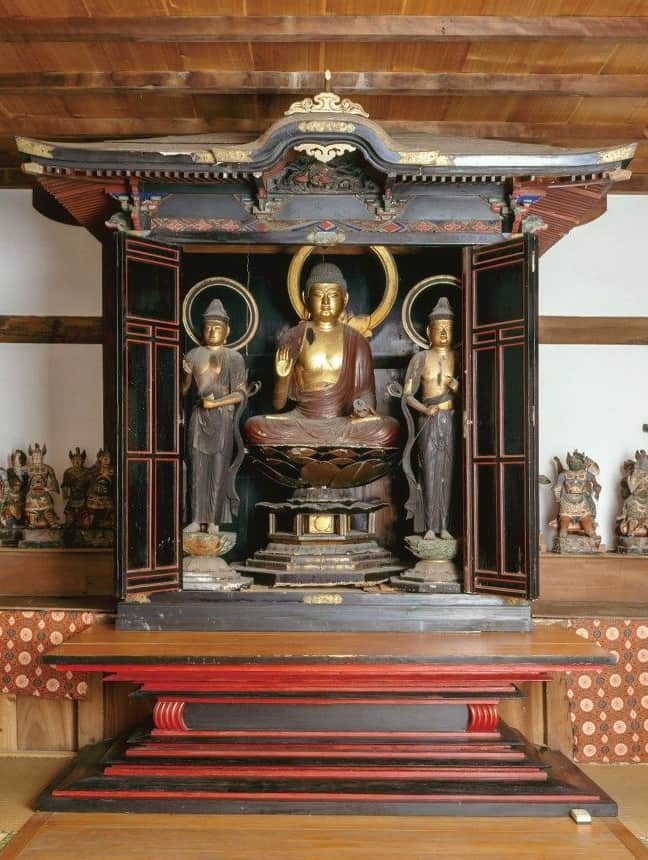 Stroll through Hondo, the Main Hall