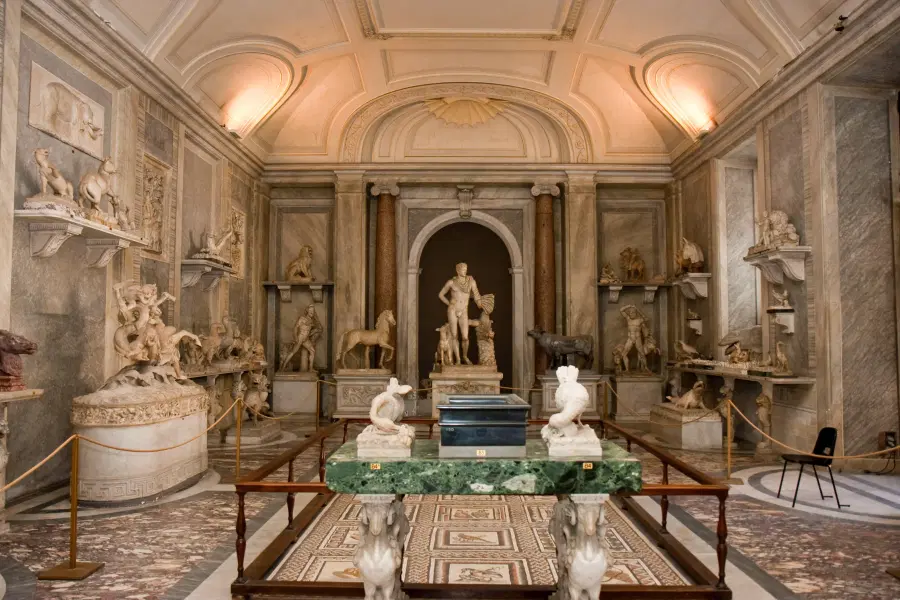 Vatican Museums, Sistine Chapel & St. Peter's Basilica Small Group Tour Image