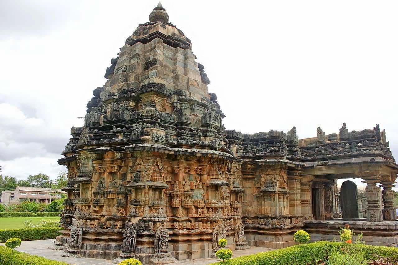 Gavi Gangadhareshwara Temple Overview