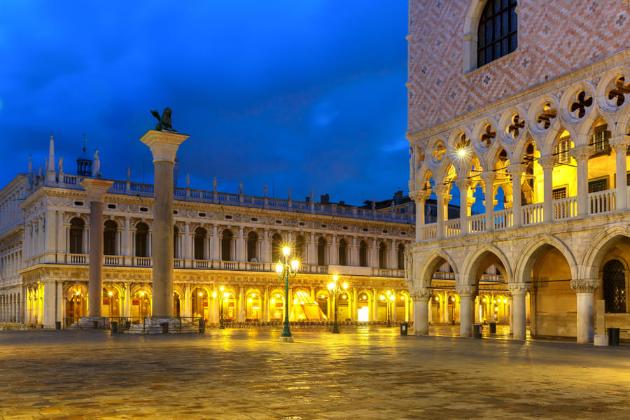 Explore the gorgeous place and its local spots in Venice 