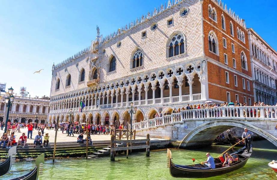 Doge's Palace exterior Architecture