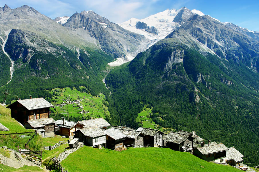 Marvel at the Swiss countryside on a day trip of Grindelwald and Interlaken