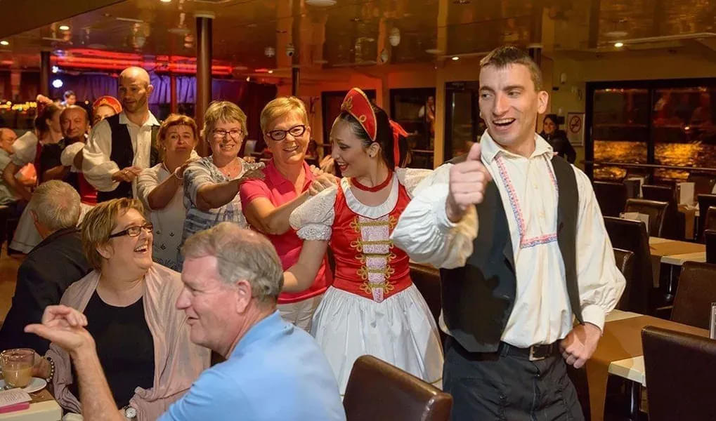 Budapest Dinner Cruise with Folklore and Operetta Show