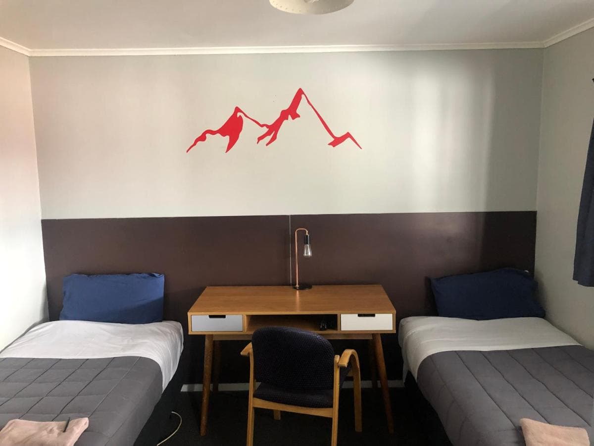 Ivory Towers Backpackers Lodge, New Zealand