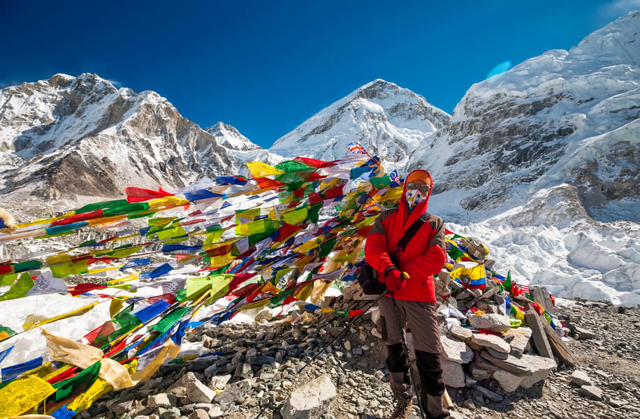 Get Yourself Clicked with the Mount Everest View Around  