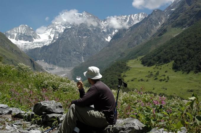 trek to valley of flowers