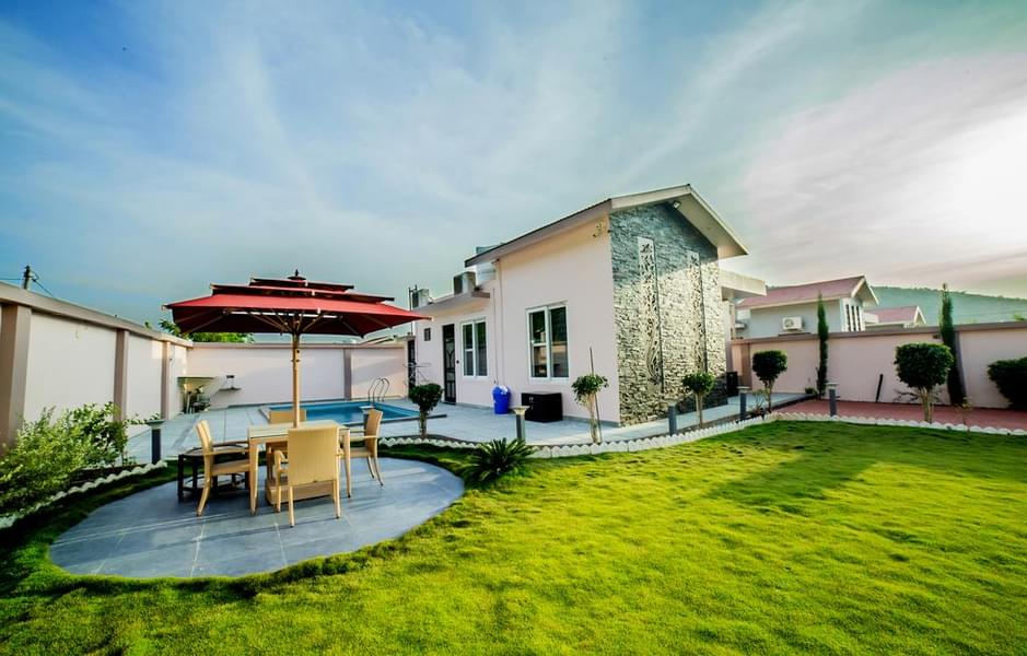 A Luxurious Villa With Pool In Udaipur Image